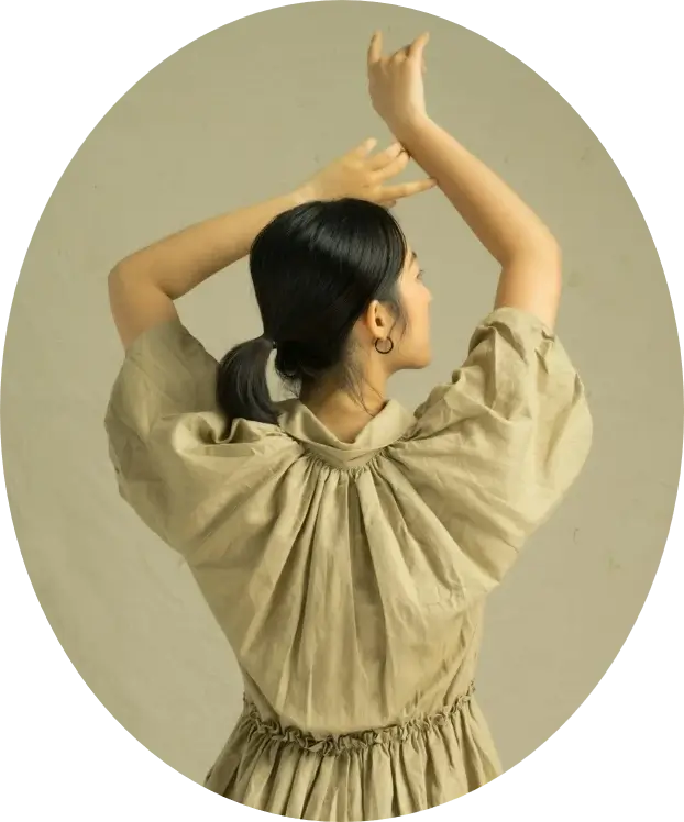 In this example, we create a transparent, oval-shaped WebP from a rectangular picture of a dancing woman in a brown dress. To do this, we switch to the circular cropping mode and specify the exact cropping size in the options. The x-offset is set to 94 px, the y-offset is set to 40 px, the width is set to 622 px, and the height is set to 748 px. As a result, we get a beautiful oval WebP that can be placed in an oval vintage frame. (Source: Pexels.)